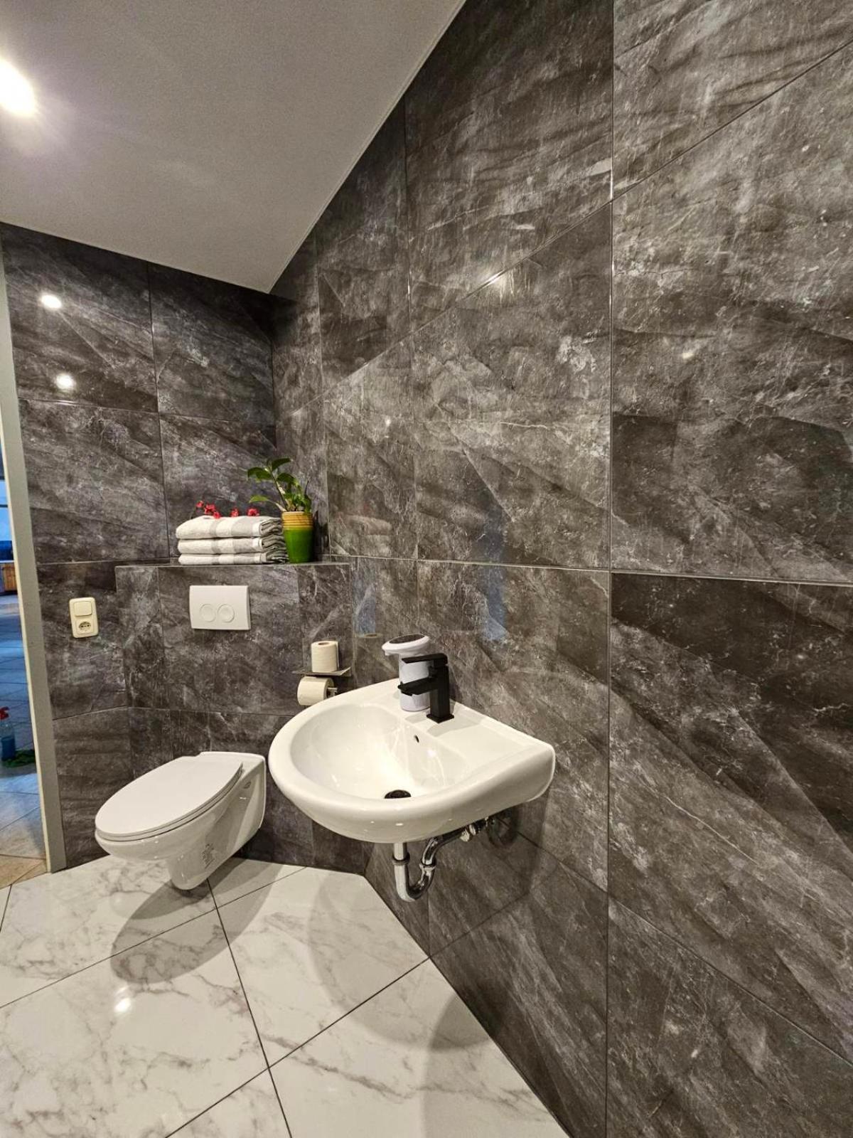 Kompfort Business Apartment Вертгейм Экстерьер фото